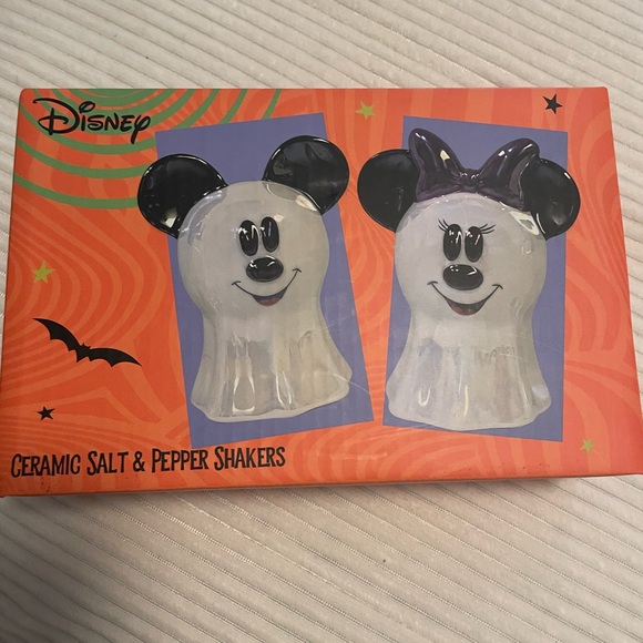 Disney - Picture 6 of 9